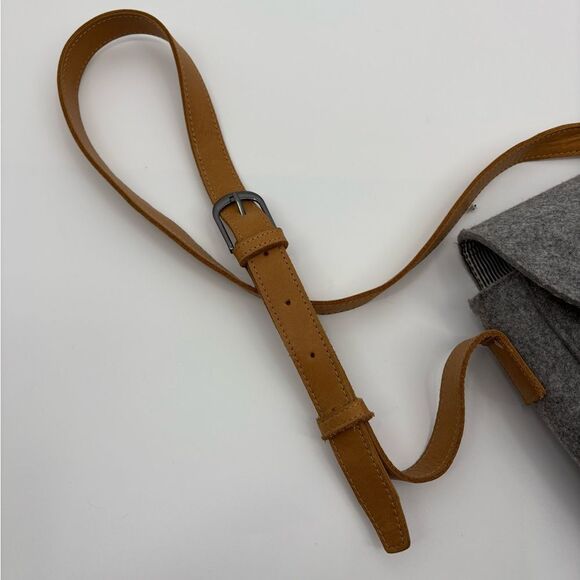 HEARTH & HAND with Magnolia Gray Felted Textile & Tan Leather Crossbody - Picture 7 of 7